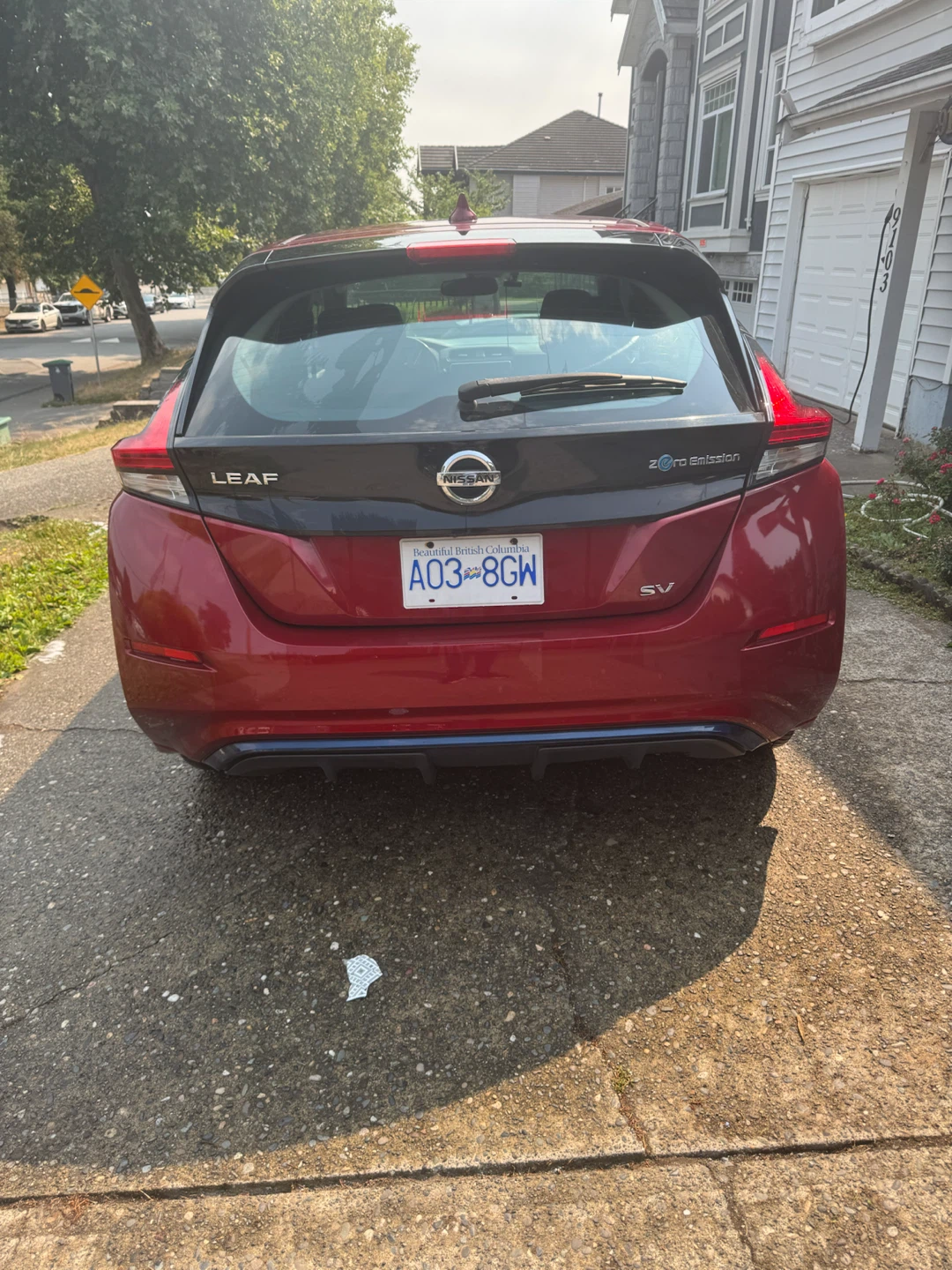 Red Nissan Leaf SV Electric Vehicle - photo 3