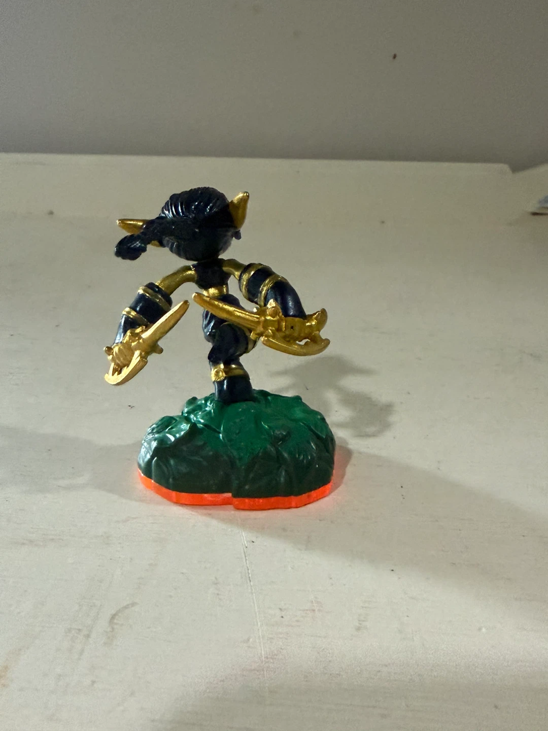 Skylanders Legendary Stealth Elf Orange Base Figure - photo 3