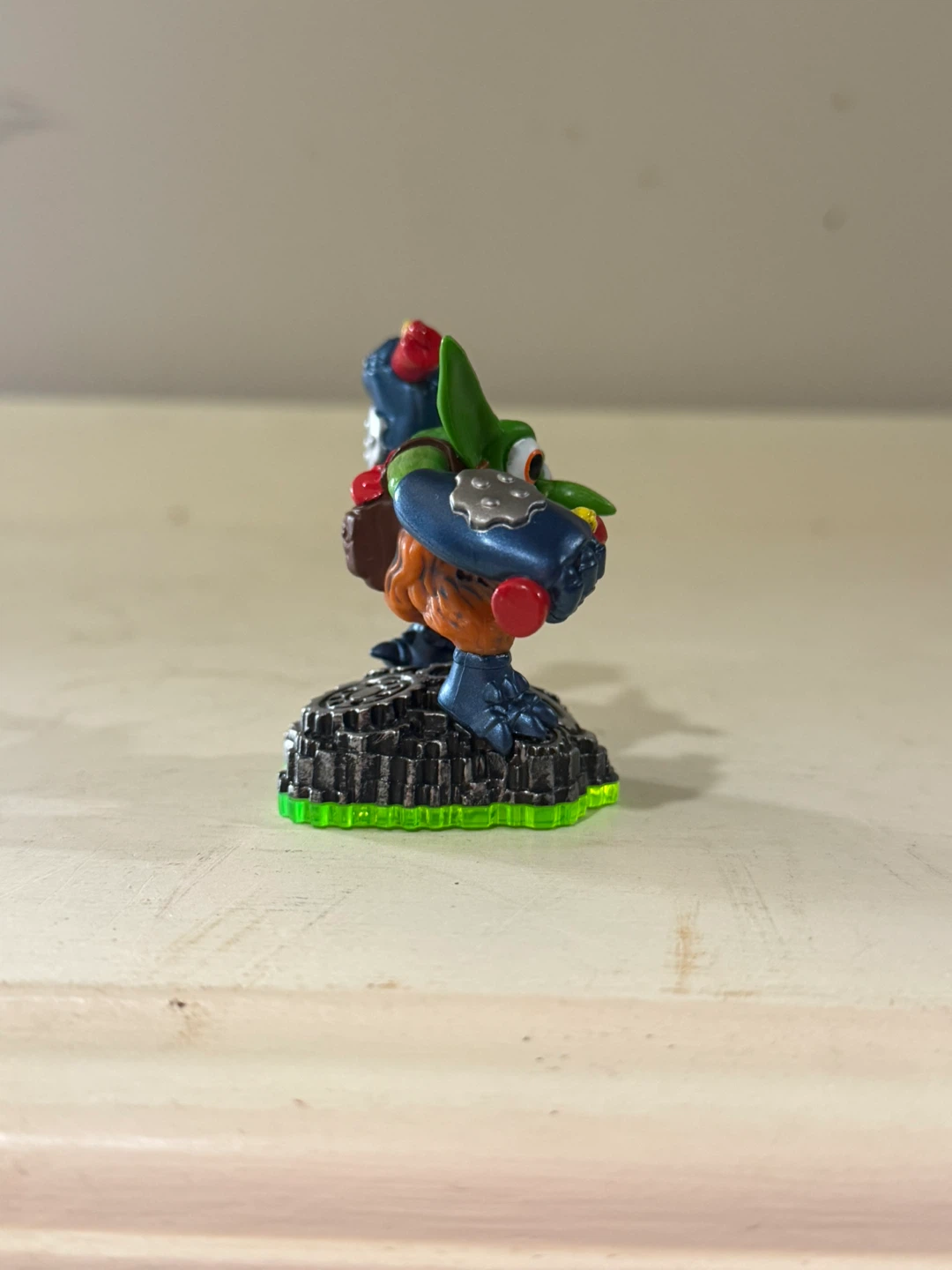 Skylanders Boomer Series 1 Green Base Figure Tech Element - photo 4