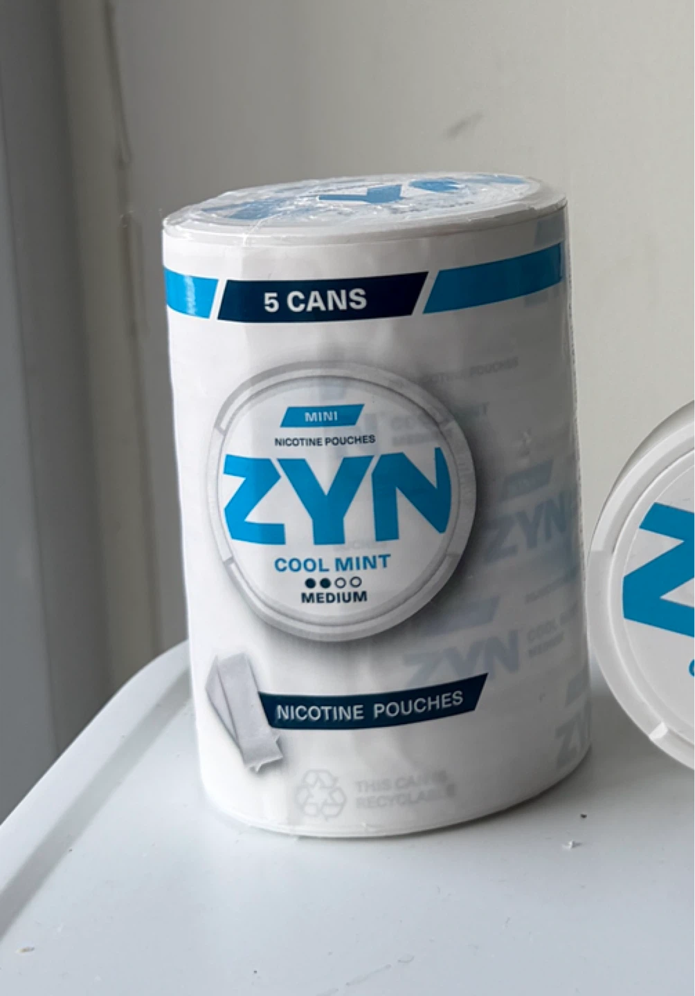 ZYN Cool Mint Nic Pouches - 5 tin roll