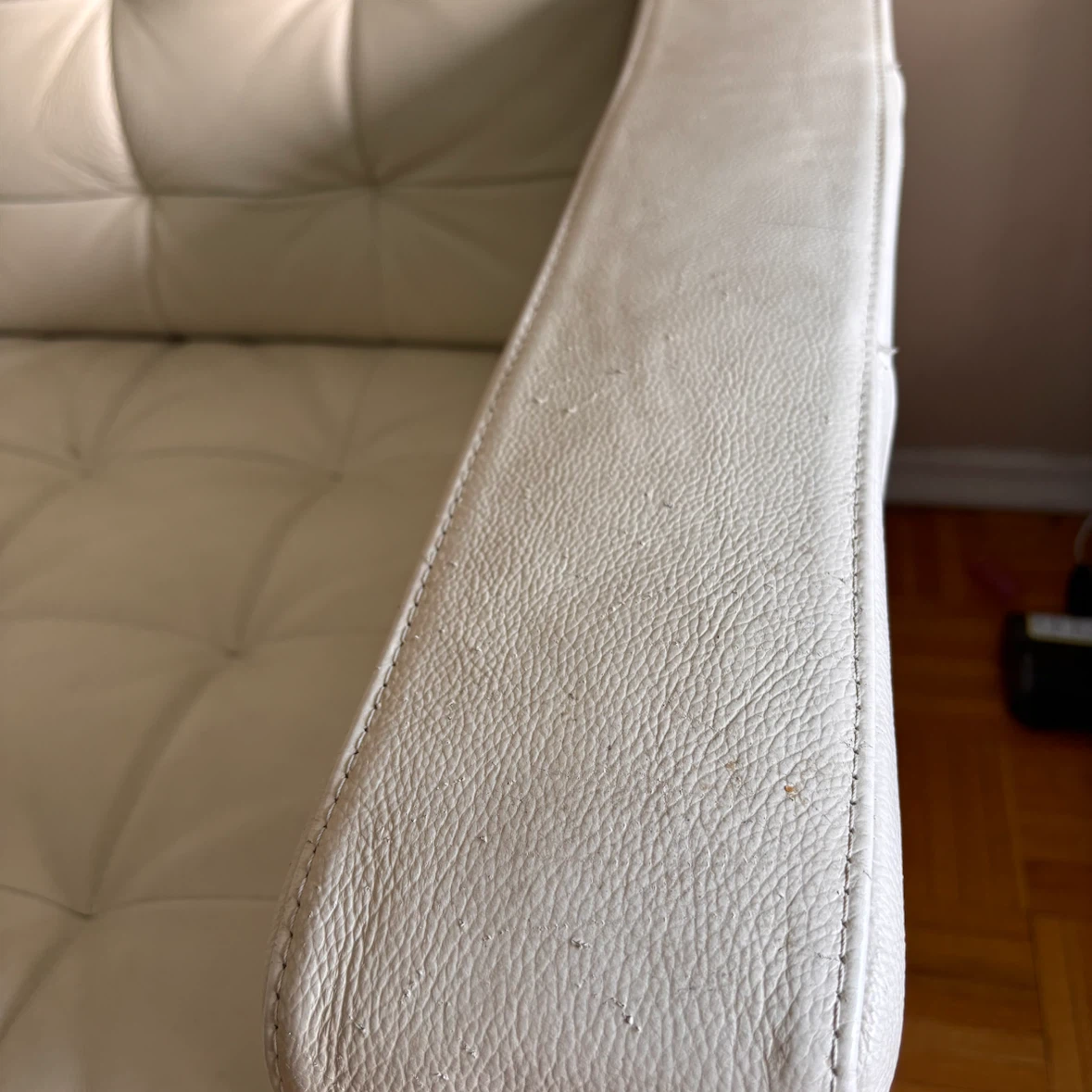 White Tufted Leather Sofa - photo 3