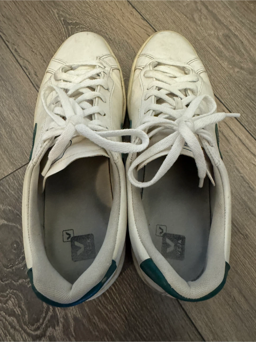 Veja White and Green suede Velcro Sneakers US size 10.5 - photo 2