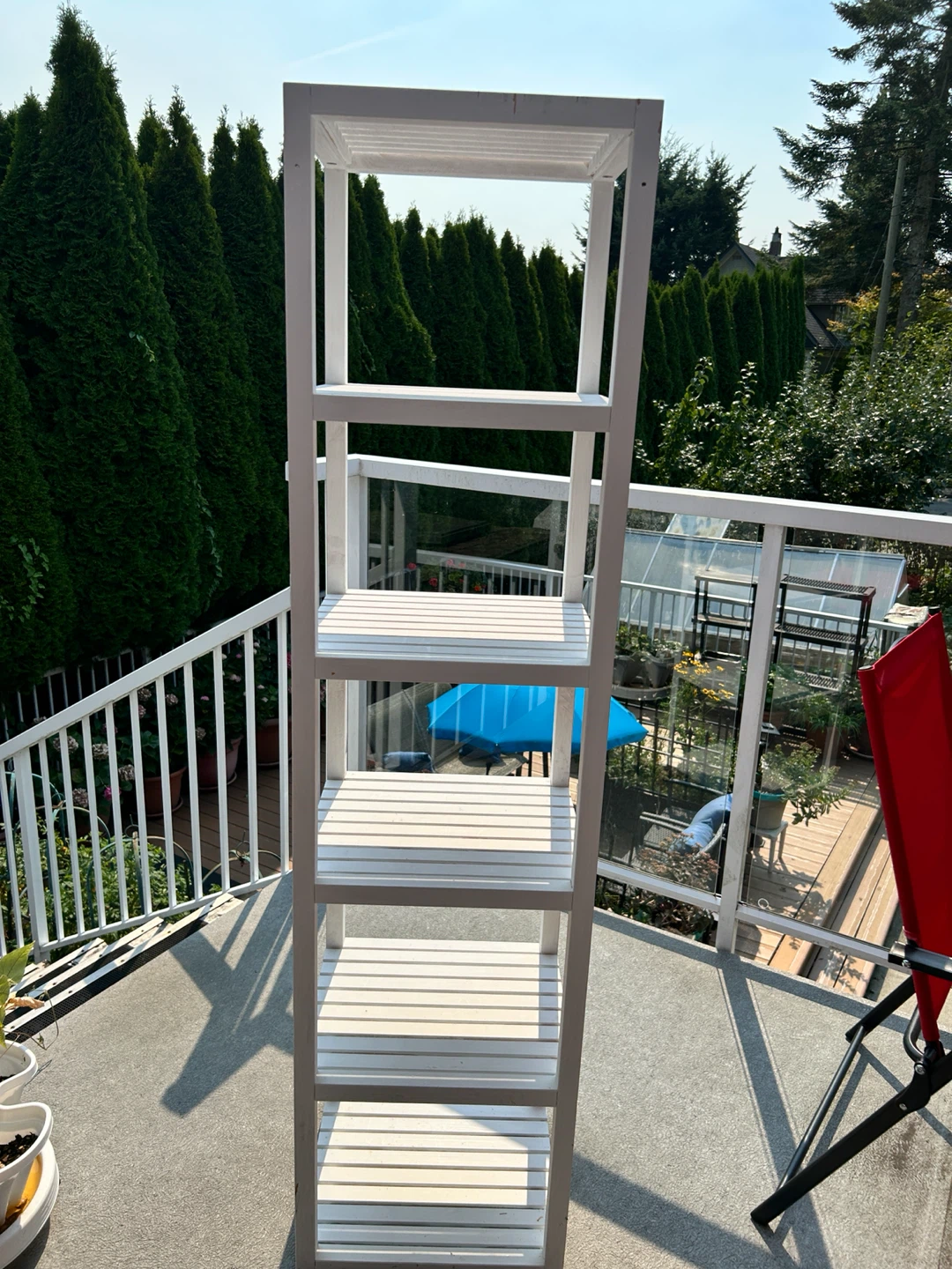 White 5-Shelf Tiered Stand/Bookshelf