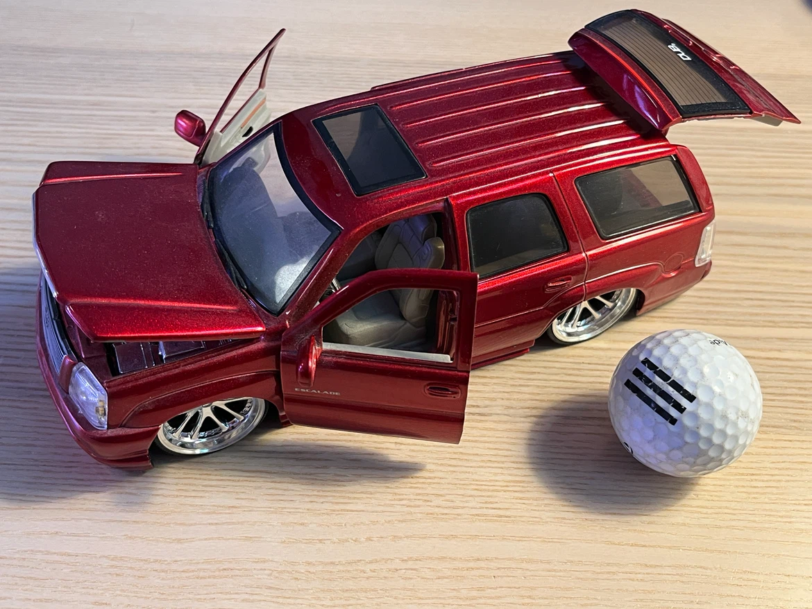 Cadillac Escalade Diecast Model Car - photo 2