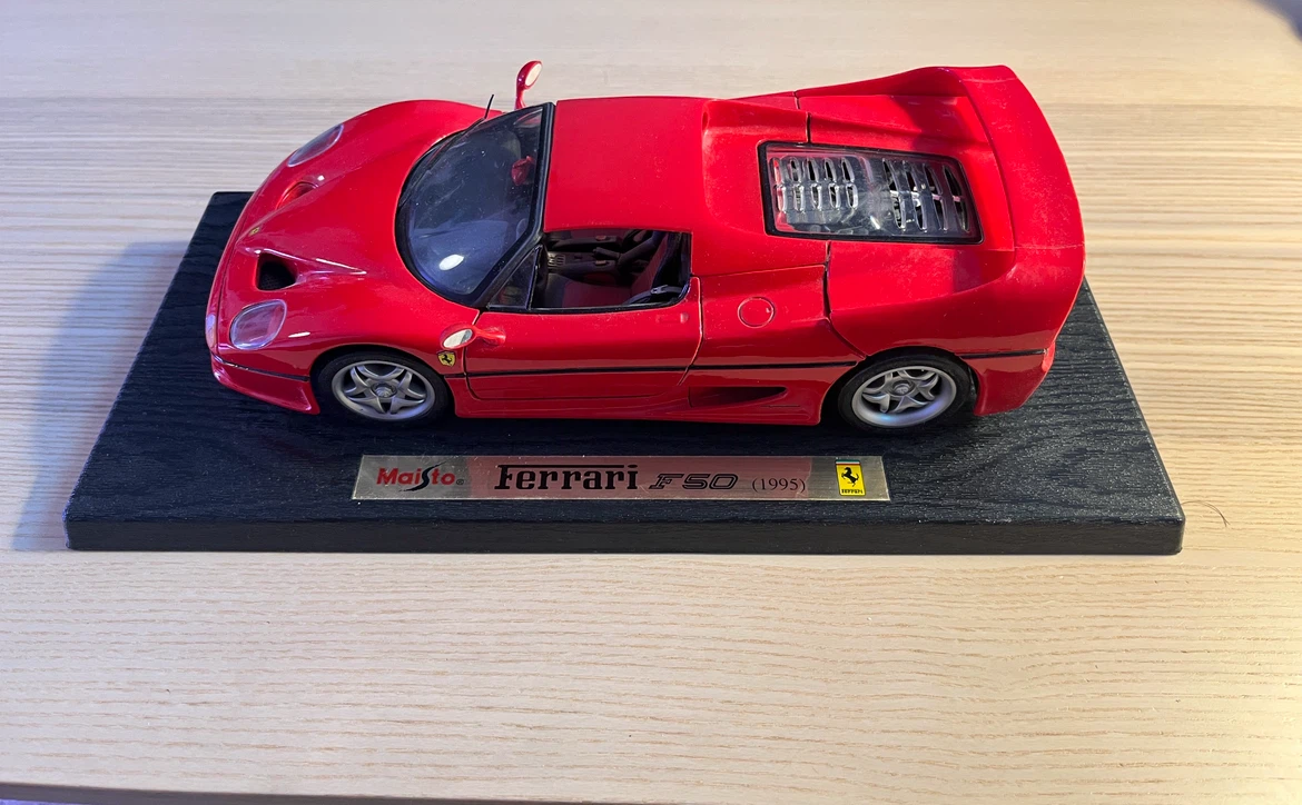 Maisto Ferrari F50 (1995) Model Car