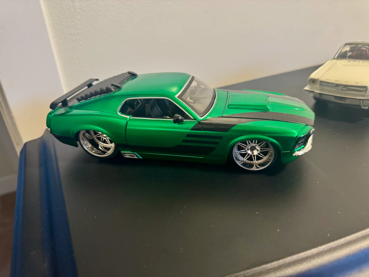 22 Diecast Cars and Trucks. Need gone soon - photo 4