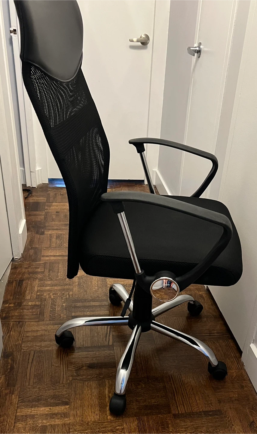 Black Mesh Office Chair - photo 2
