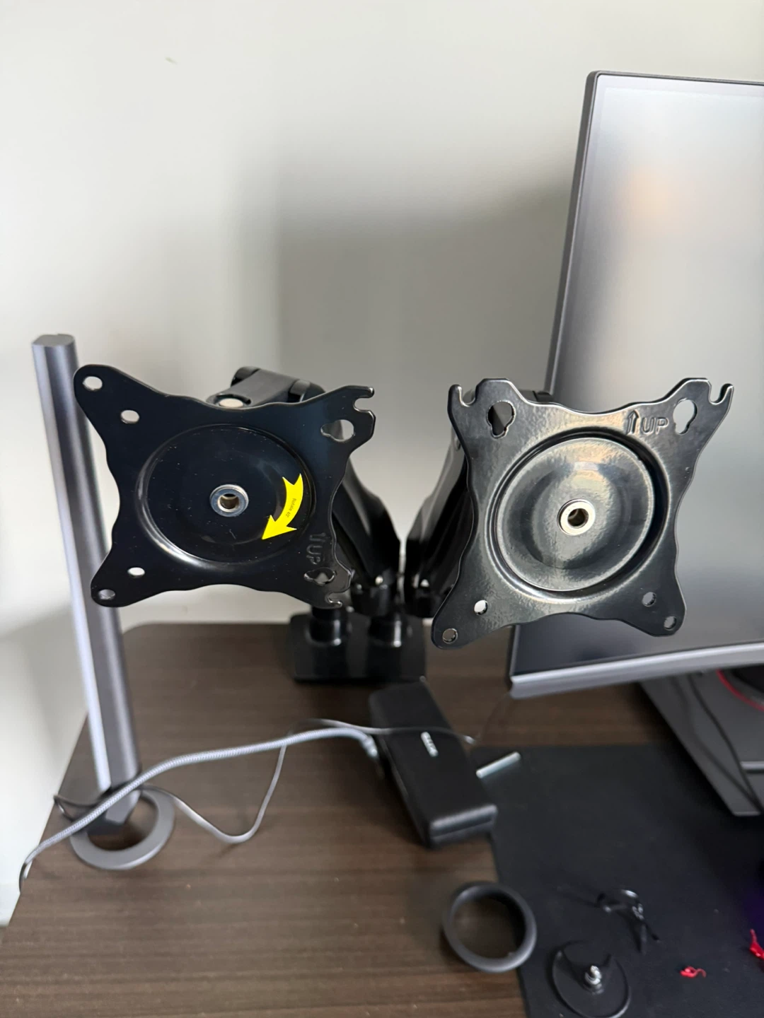Dual arm monitor stand - Huano
