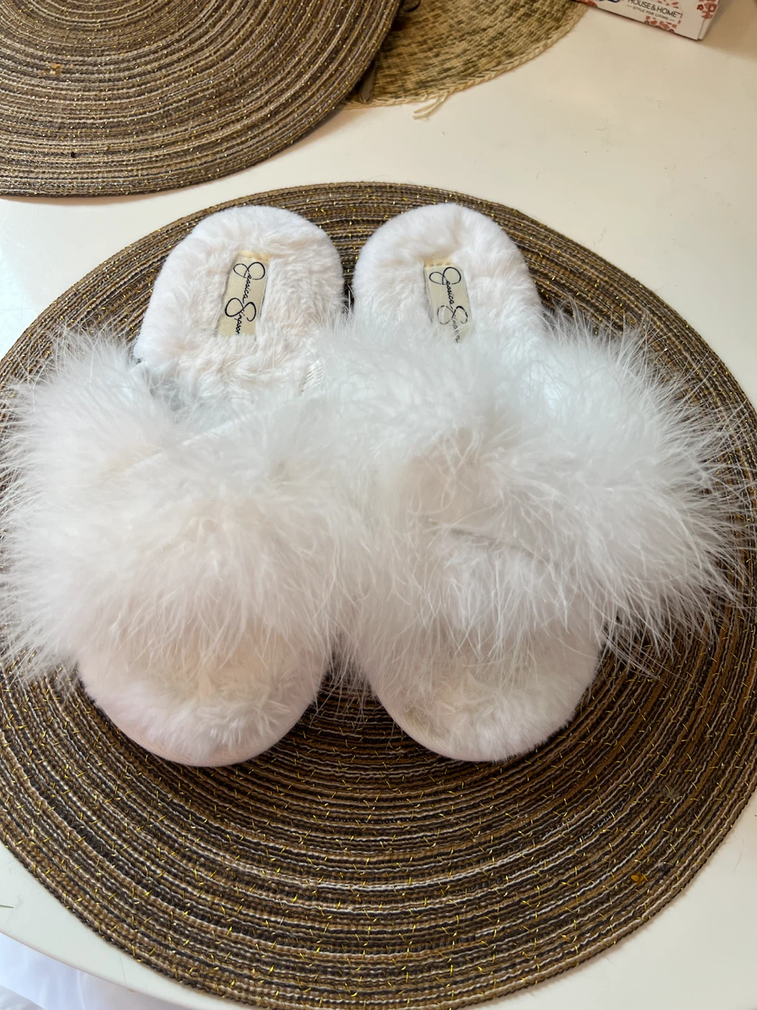 Jessica Simpson White Feather Slippers Size S/M
