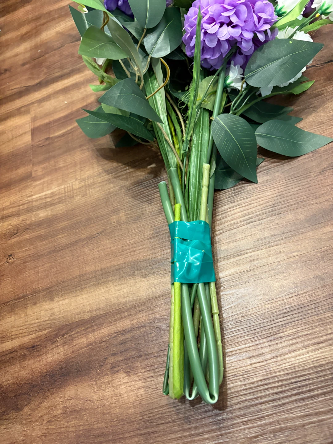 Fake flower arrangement - photo 2