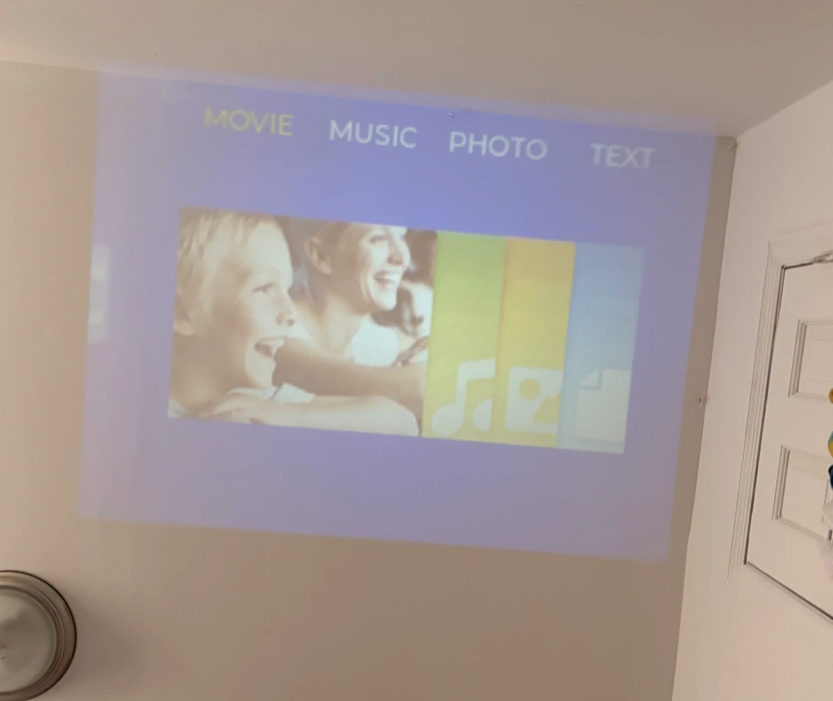 LED Mini Projector - photo 3