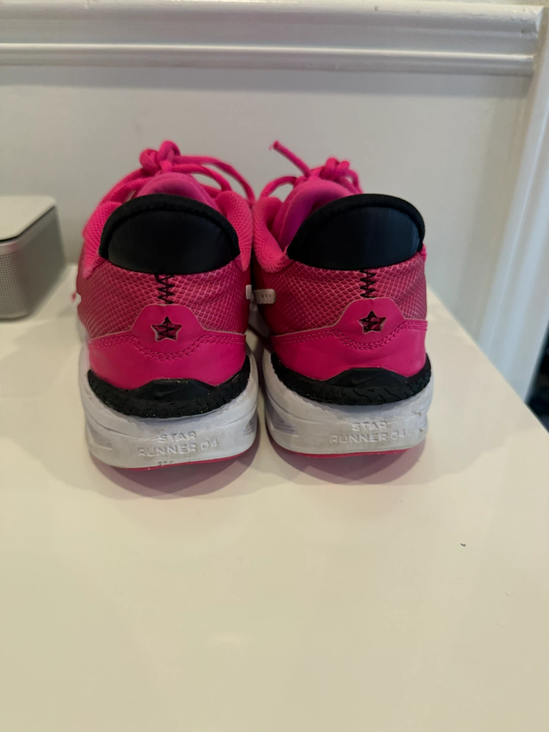 Size 4 youth Nike running shoes - photo 3