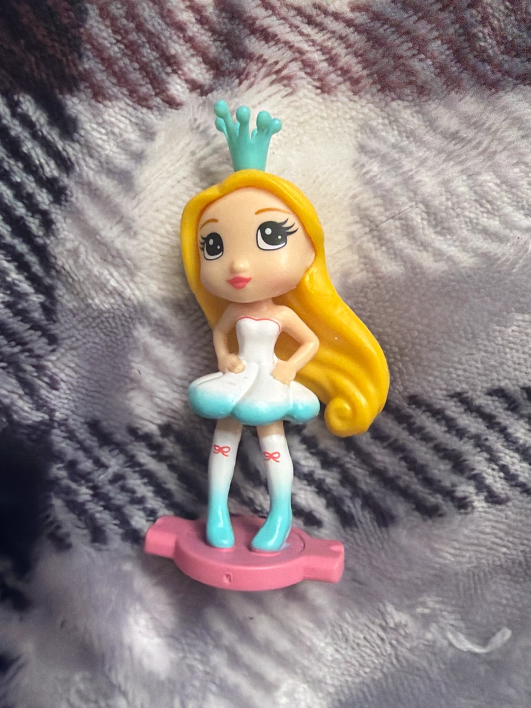 Lot of 4 Party Popteenies Mini Dolls - photo 4