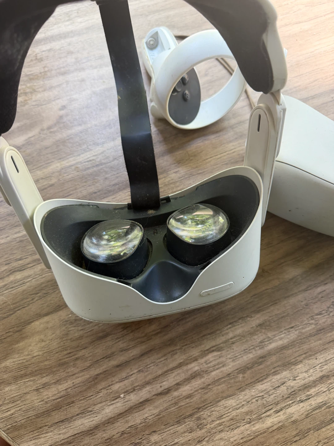 Meta Quest 2 VR Headset - photo 2