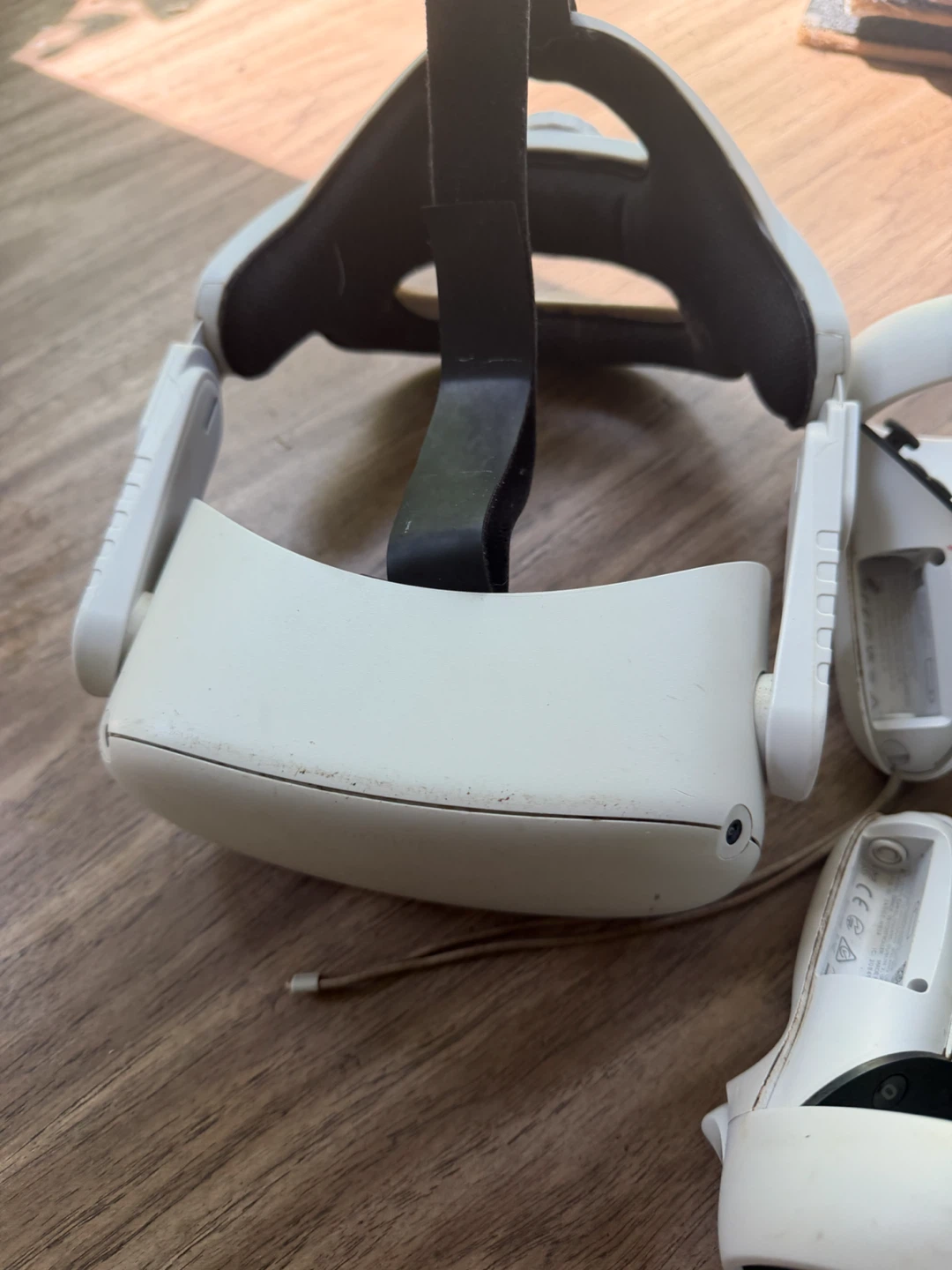 Meta Quest 2 VR Headset - photo 3