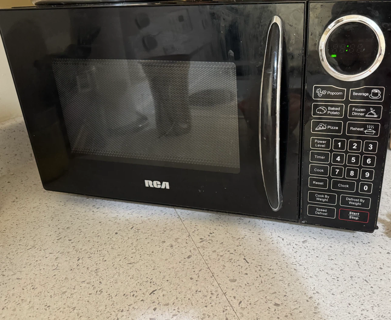 RCA Black Microwave Oven