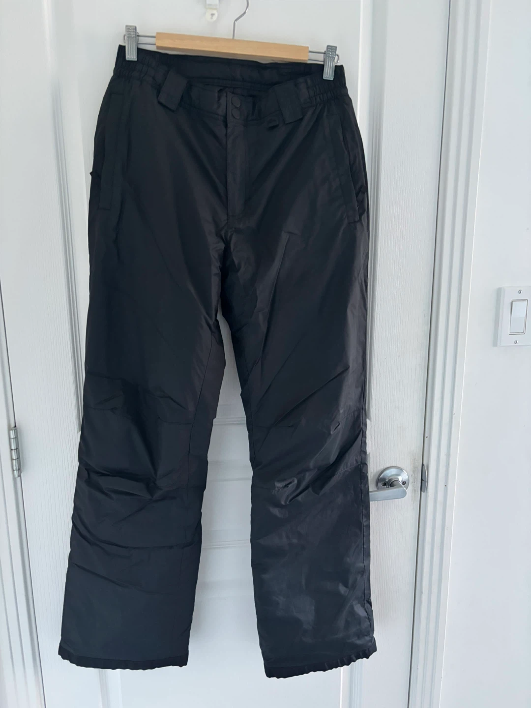 Women’s Civics Black Ski Pants. Size M
