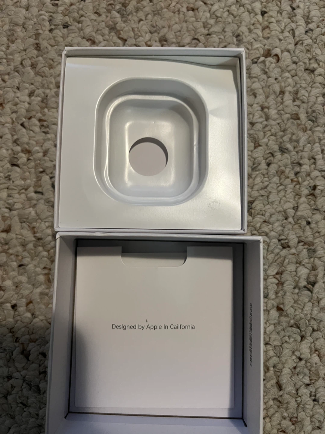 Apple AirPods 2nd Gen with Charging Case - photo 3