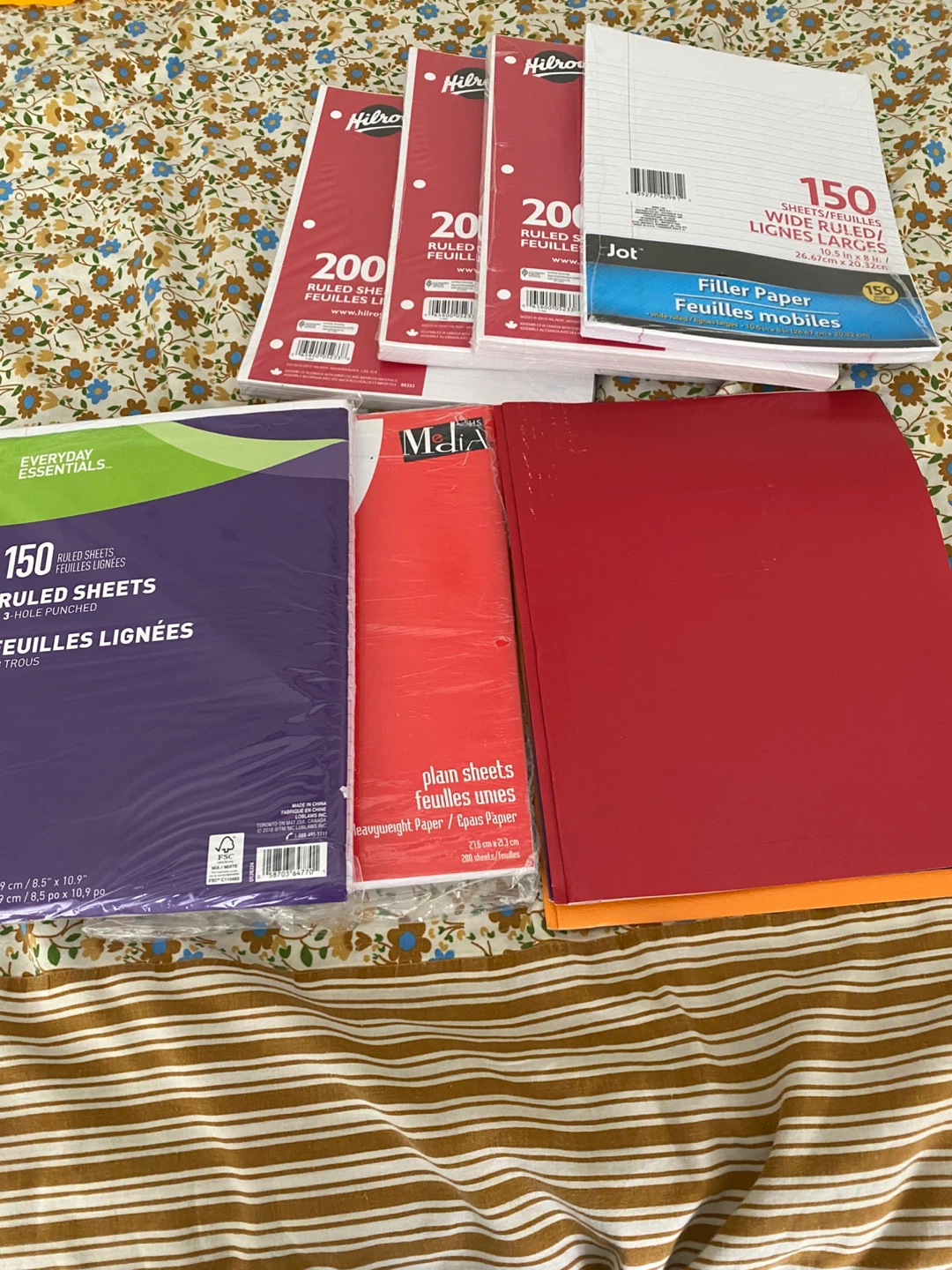 Hilroy and Everyday Essentials Loose Leaf Paper