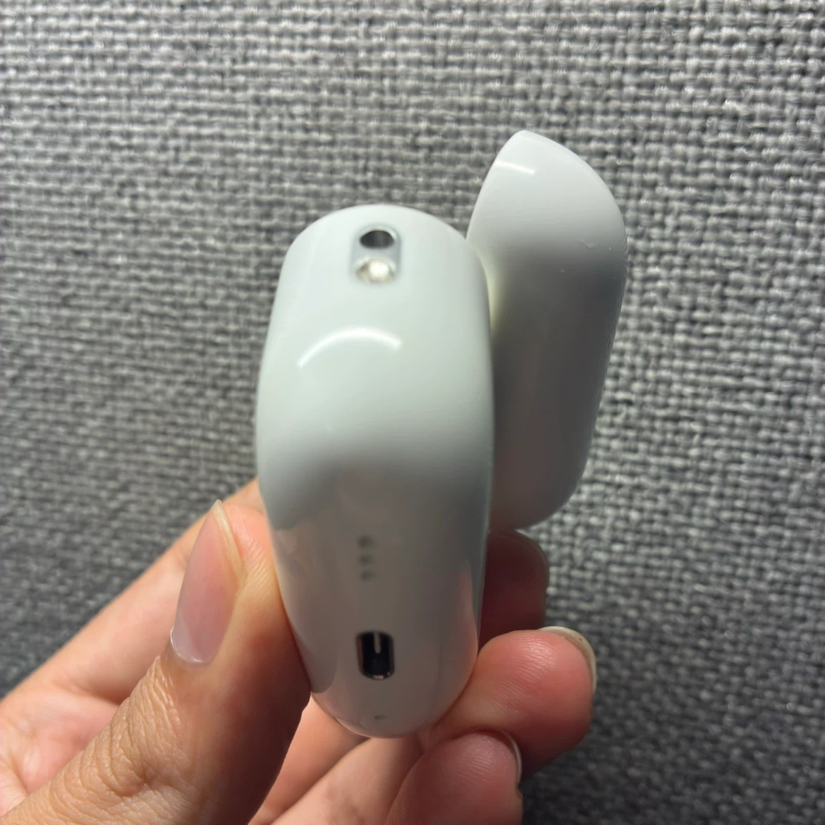 Apple AirPods Pro (2nd generation) - photo 5