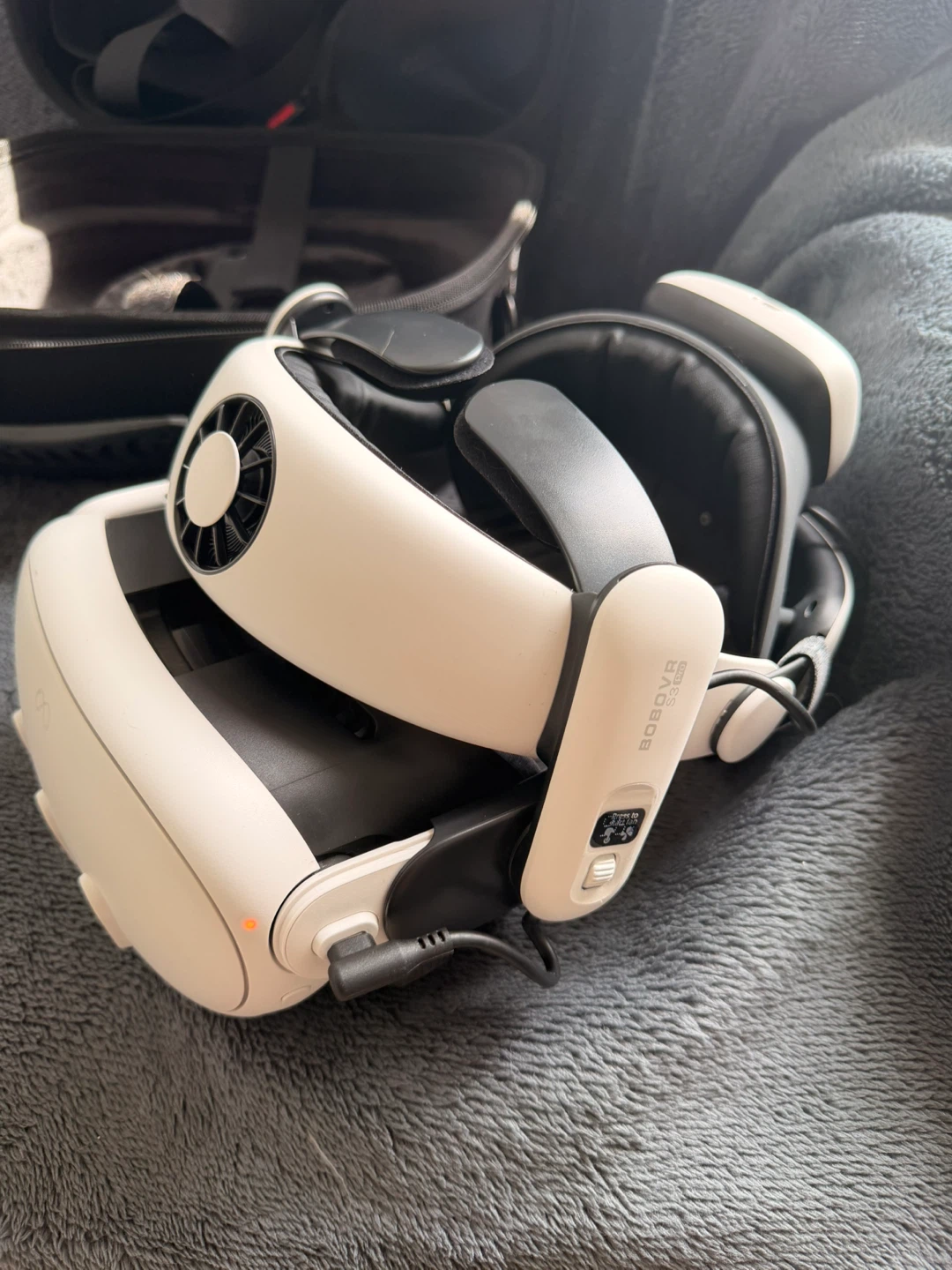 Meta Quest 3 512GB + BOBOVR S3 Pro & Accessories - photo 2