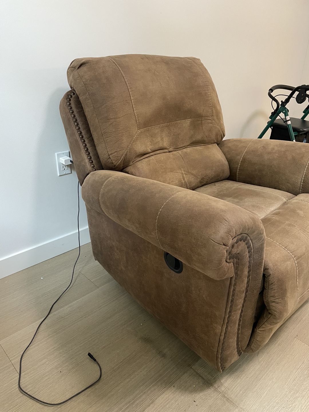 Recliner Chair (Surrey Pick Up) - photo 2