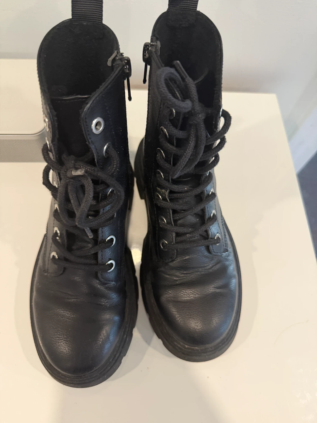 Girls 2.5 H&M combat boots zipper insert - photo 2