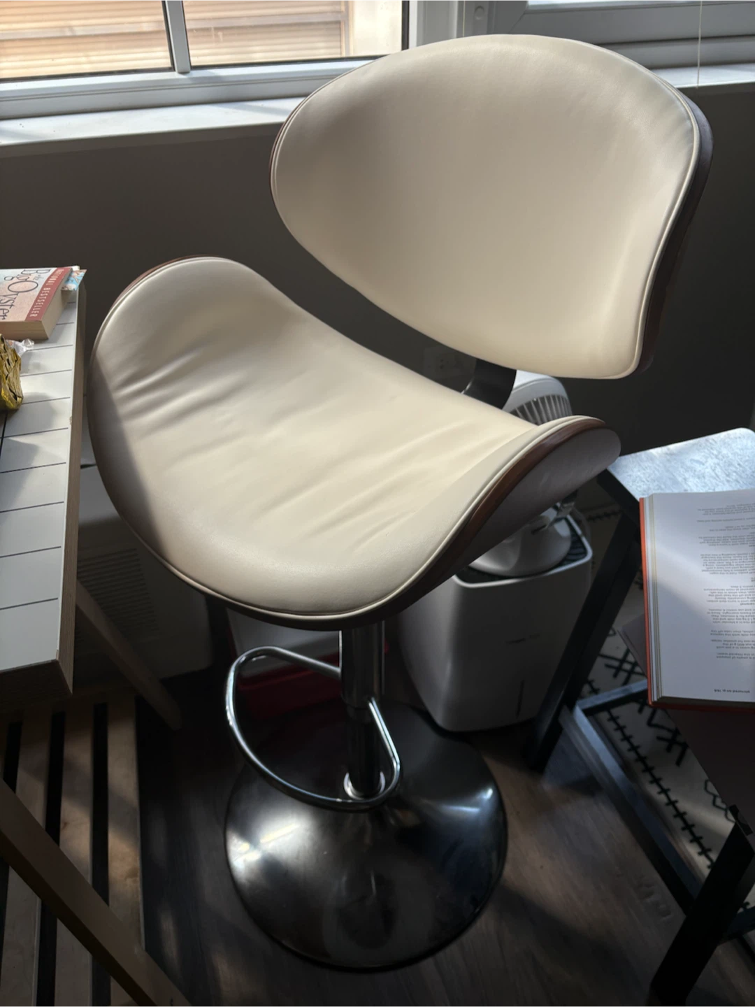 Set of 2 White Bar chair