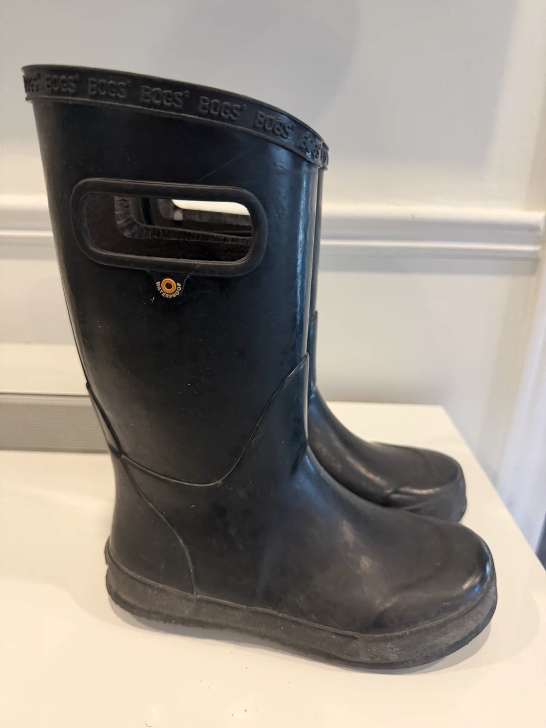 Unisex Bogs size 1 -new condition