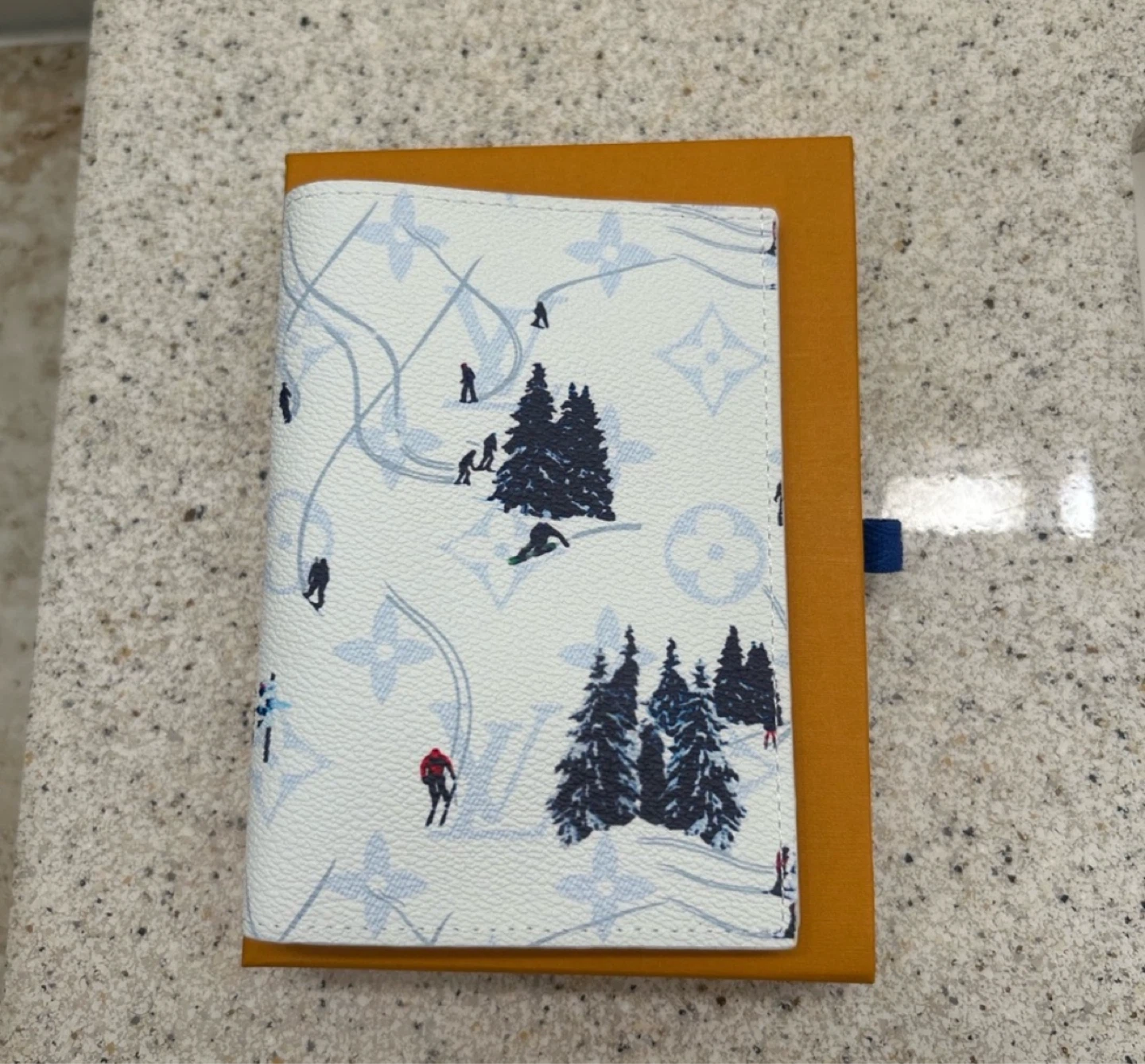 Louis Vuitton White Ski Print passport/Card holder