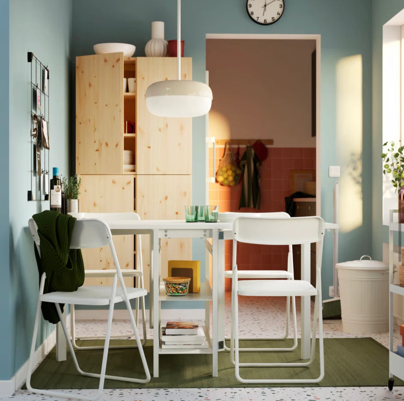 IKEA Foldable Table - White - photo 3