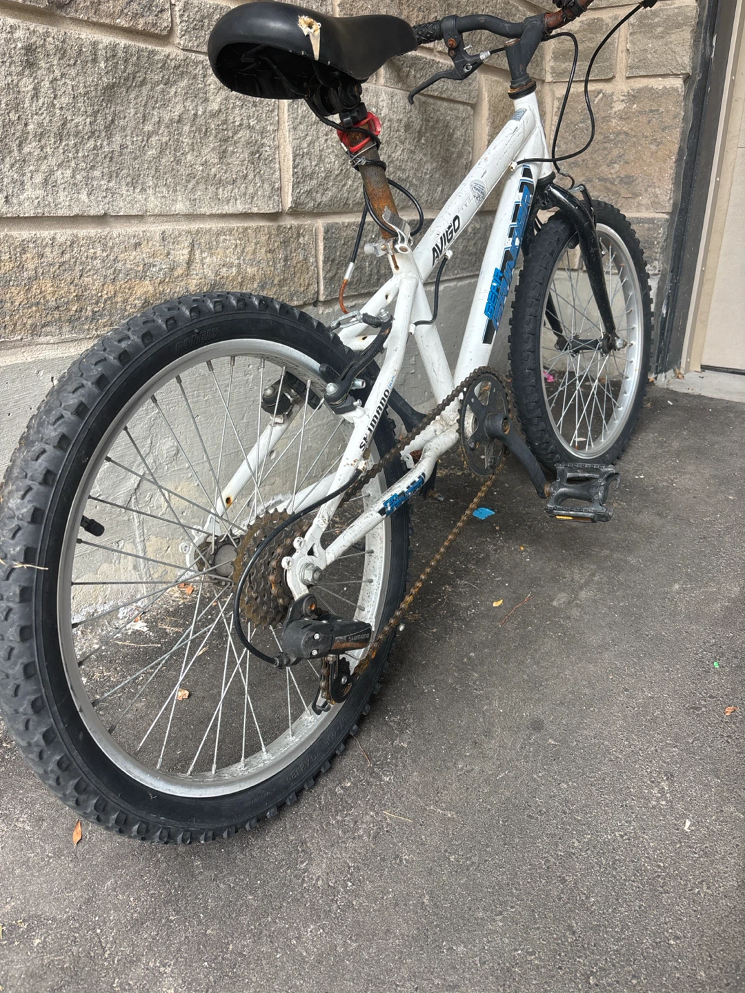 Avigo White Mountain Bike - photo 3