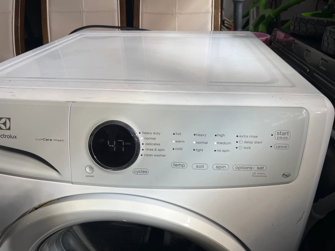 Electrolux LuxCare Wash Front Load Washing Machine - photo 3