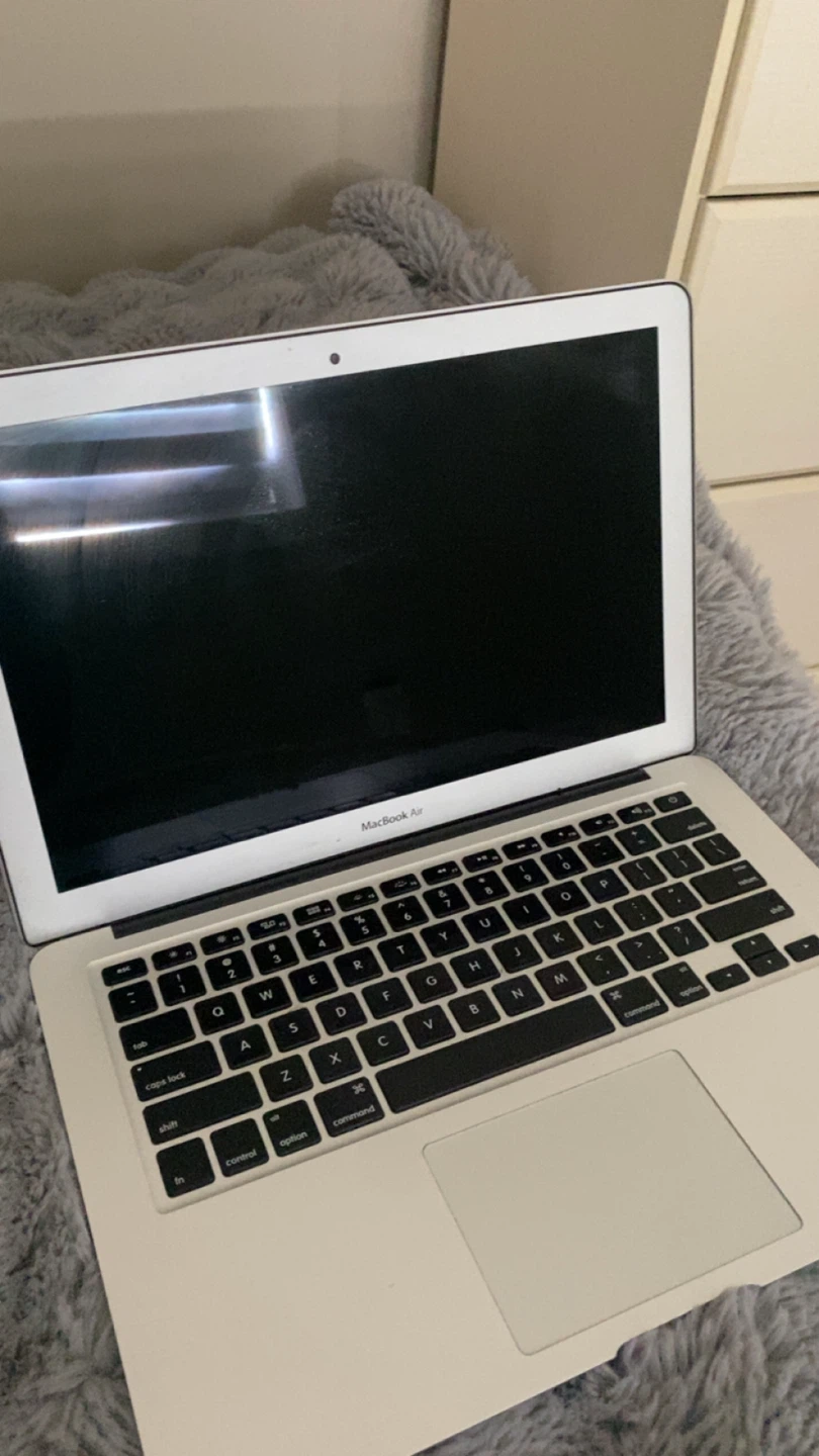 Apple MacBook Air Laptop