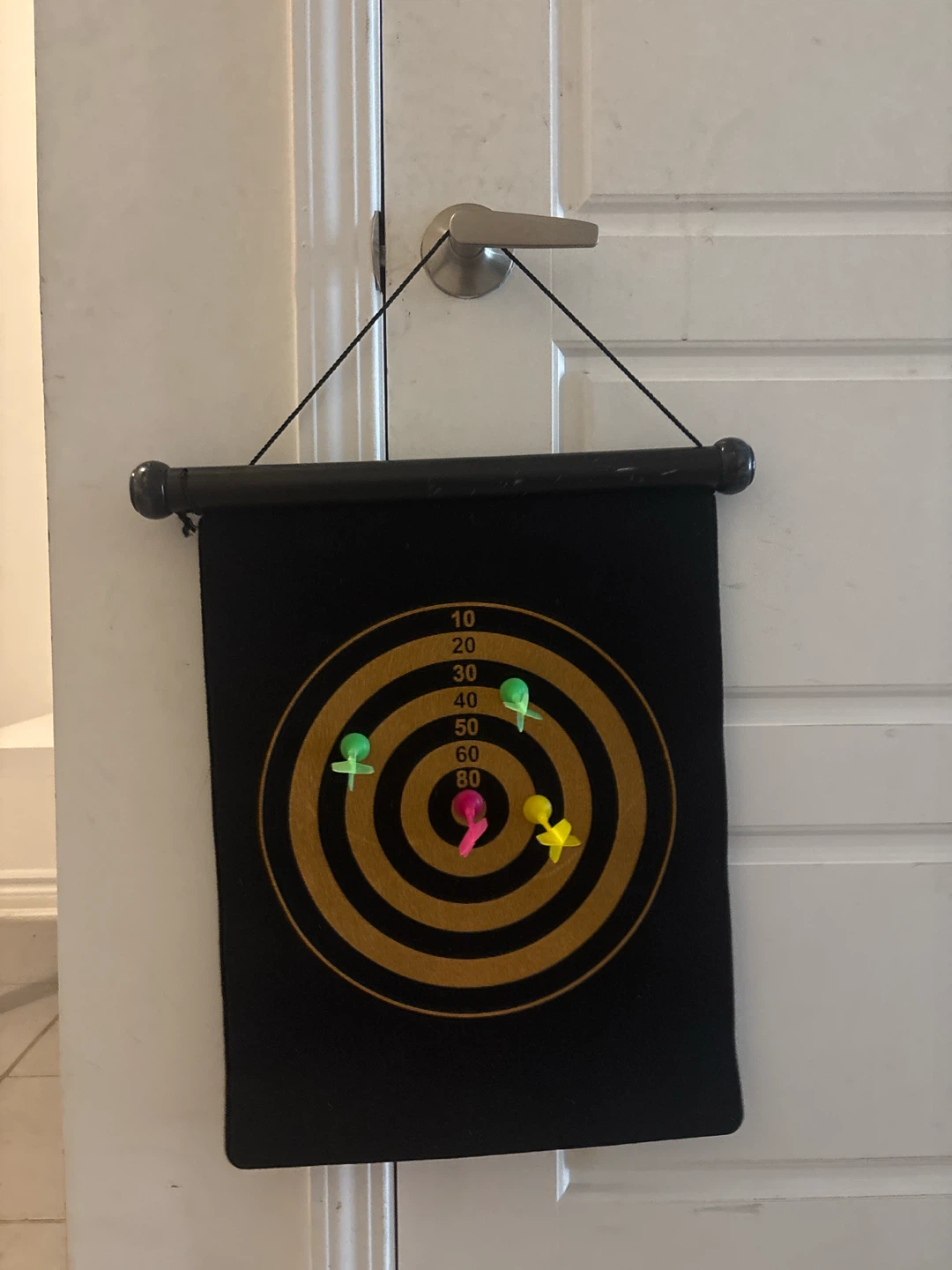 Hanging Felt Dartboard with 4 Darts - photo 2