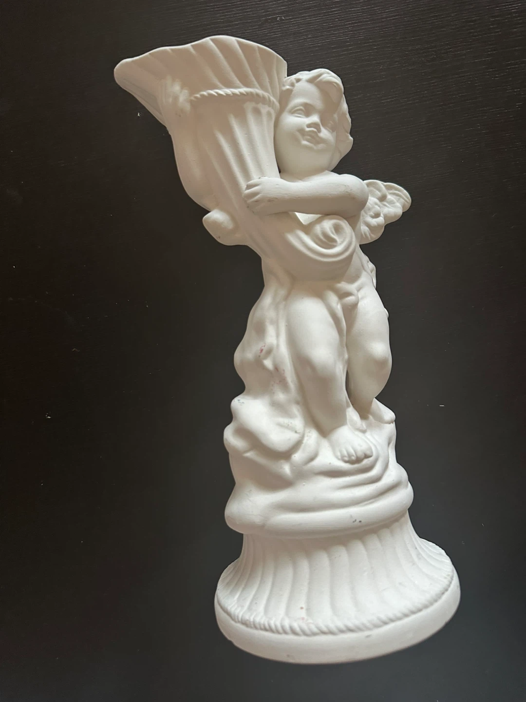 White Cherub Cornucopia Vase/Planter – Vintage-Style Décor