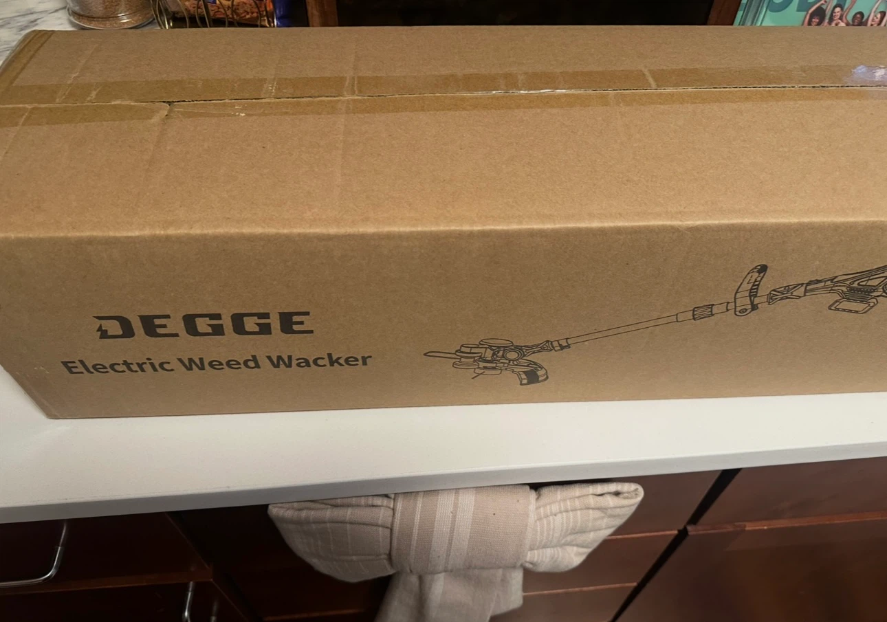 NEW, NEVER USED Cordless Electric Weed Wacker