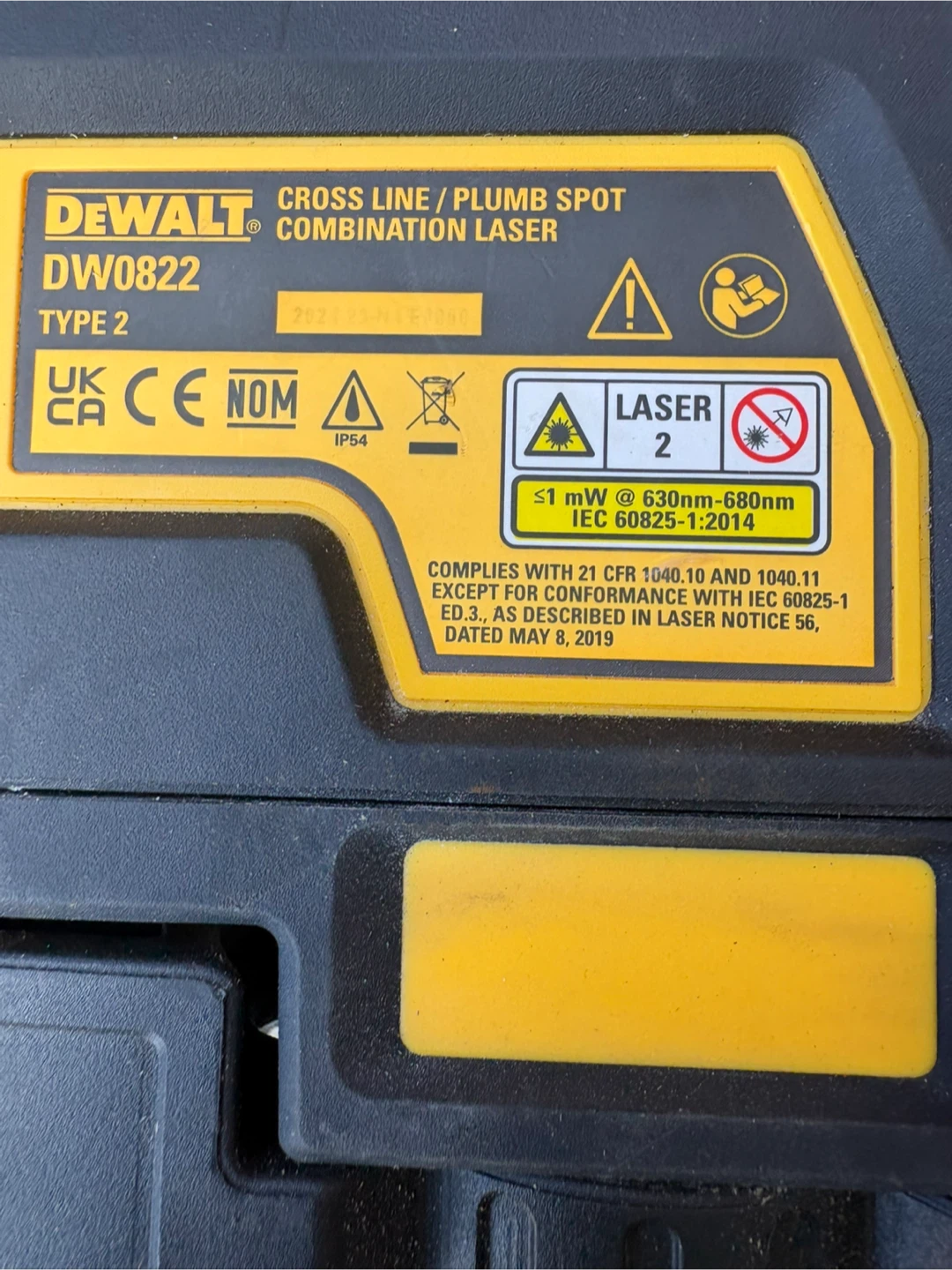 DeWalt DW0822 Cross Line/Plumb Spot Combination Laser