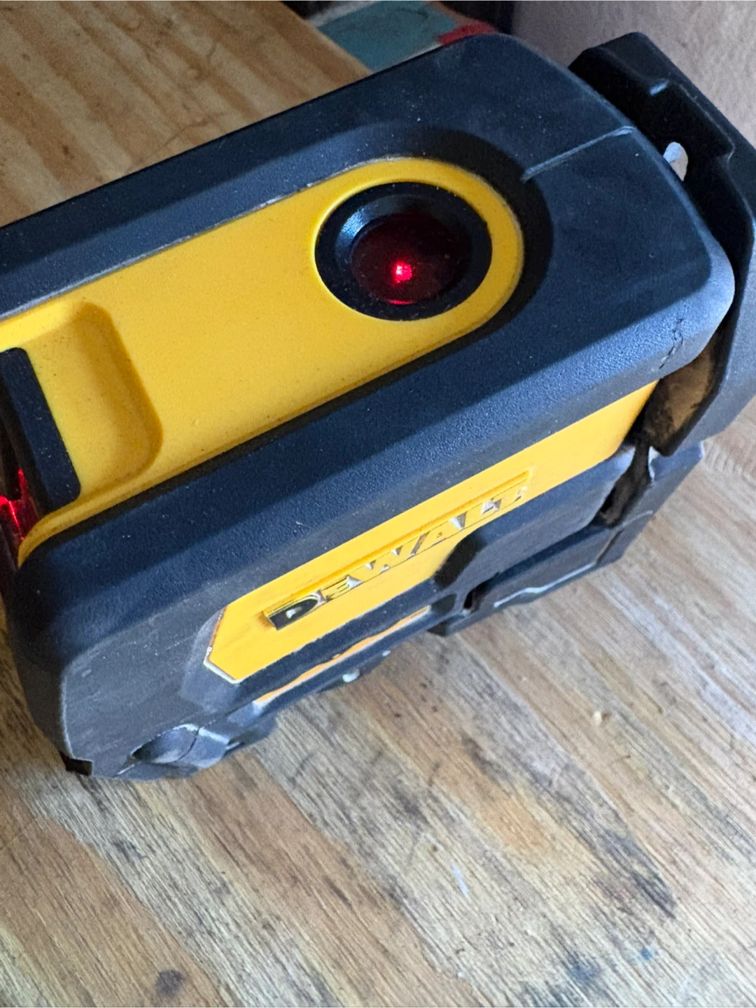 DeWalt DW0822 Cross Line/Plumb Spot Combination Laser - photo 4