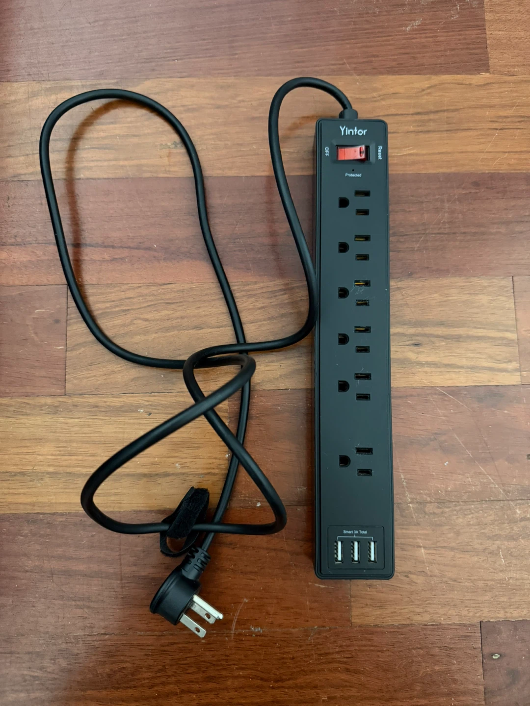Yintor Power Strip with 3 USB Ports
