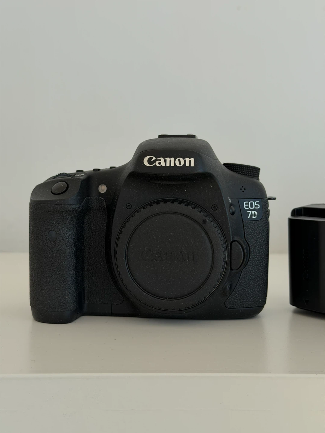 Canon EOS 7D DSLR Camera - photo 2