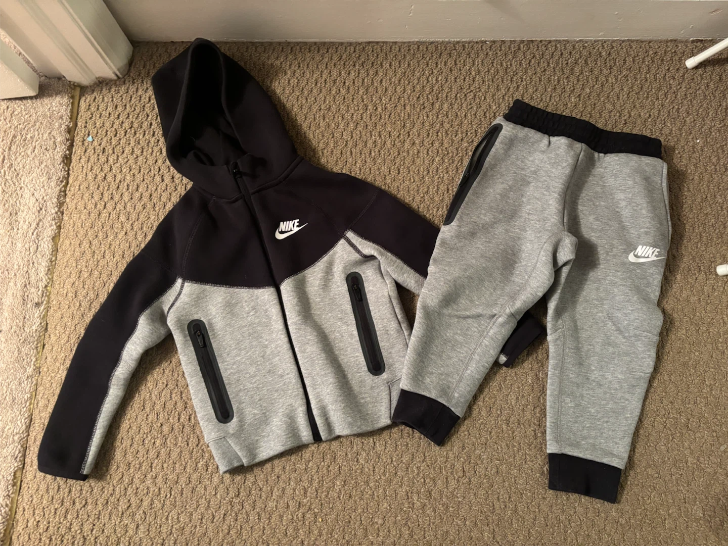 Nike Kids Tech Fleece Tracksuit Set Size 4 XS