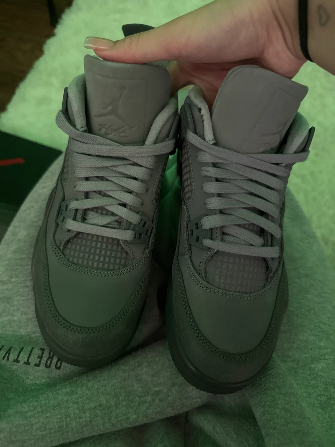 Air Jordan 4 Grey - photo 2