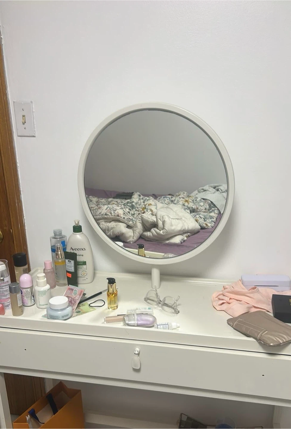 Make up table