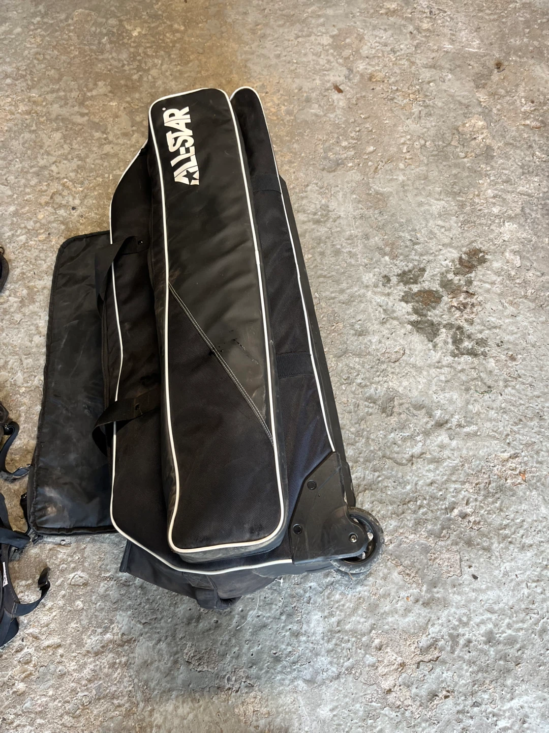 Size 12-16 back catchers gear and bag - photo 2