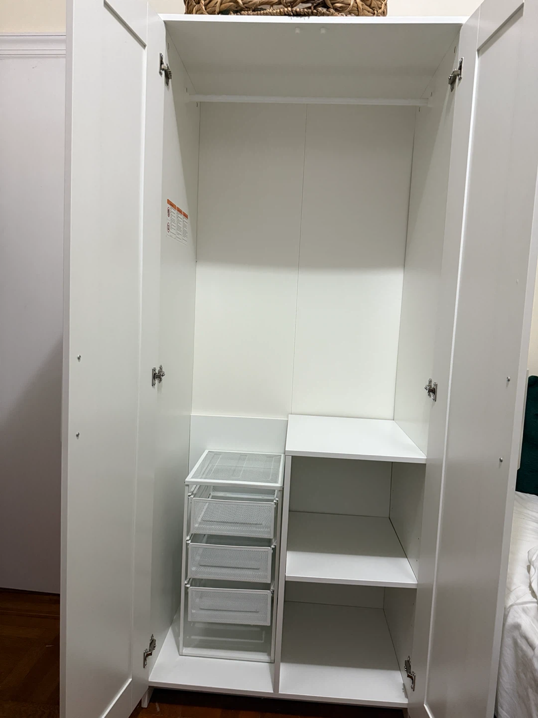 Wardrobe - photo 2