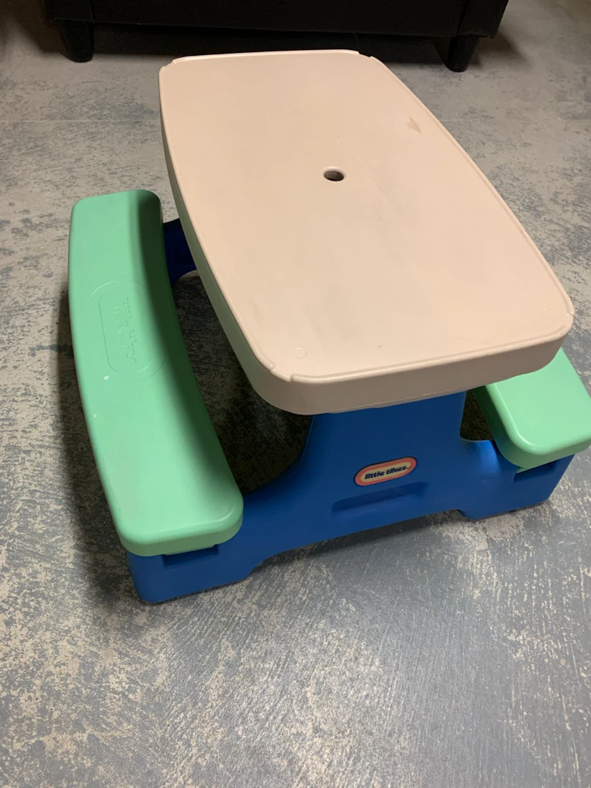 Little Tikes Picnic Table - photo 3