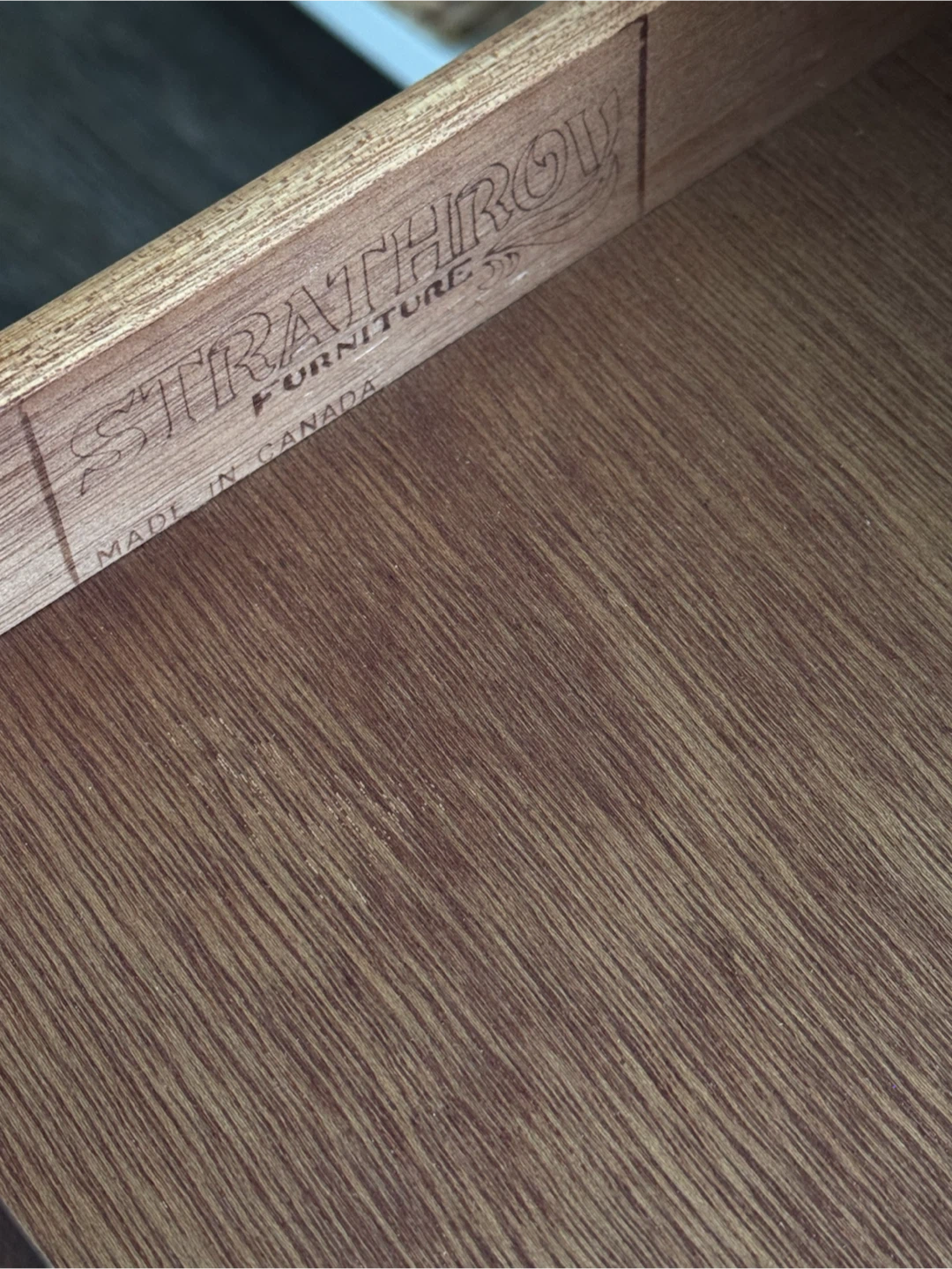 STRATHROY FURNITURE End Table - photo 3