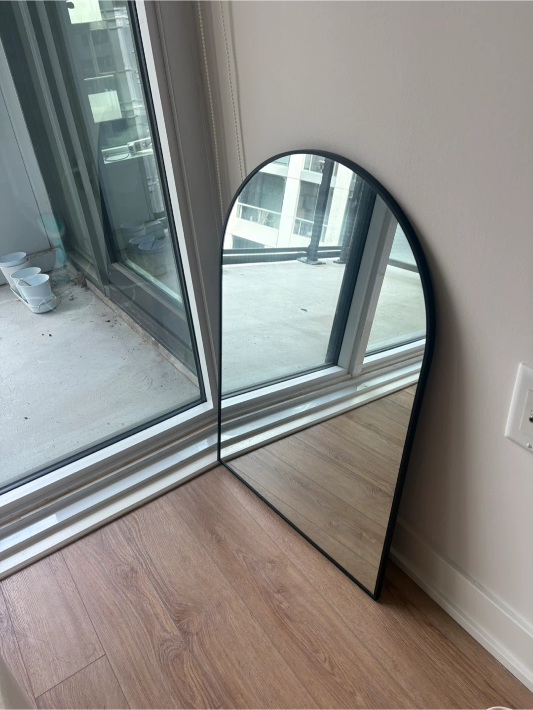 Arch Mirror with Black Frame