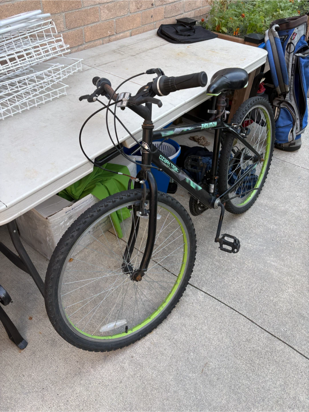 Ozark Trail Evolution Mountain Bike